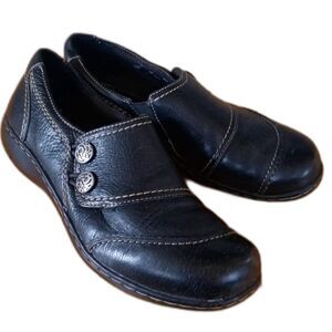 Clarks black leather comfort loafer 7M walking foot bed